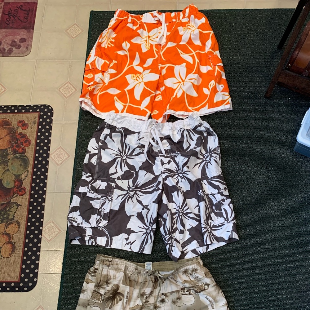 ATTENTION! SALE!! MENS SWIM SHORTS 16 EACH
